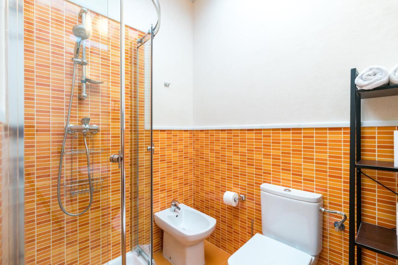 Veoapartment Ciriaco Севиля Екстериор снимка